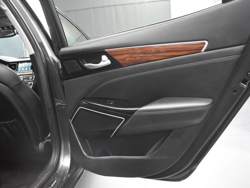 Used 2018 Kia Cadenza Technology image 20