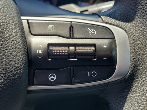 Used 2023 Kia K5 LXS image 25