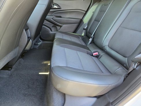 Used 2025 Chevrolet Trax LT w/ Driver Confidence Package image 12