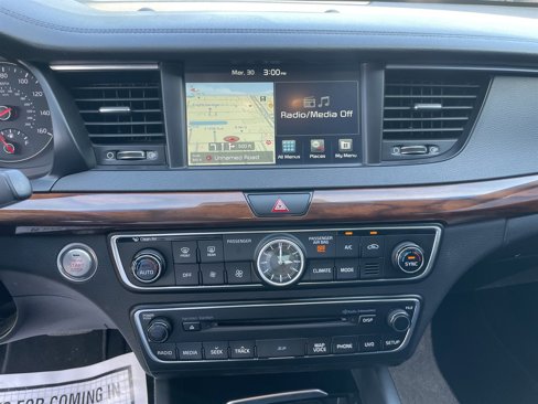 Used 2017 Kia Cadenza Premium w/ Luxury Package image 21