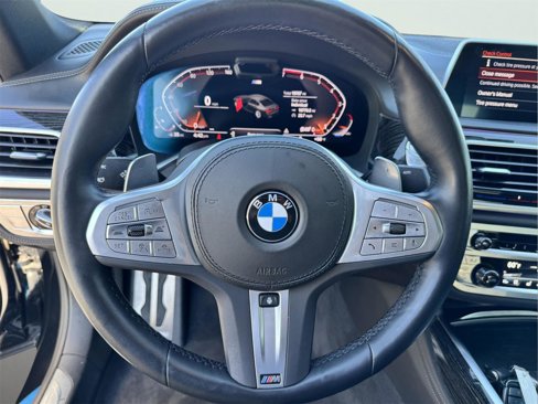 Used 2022 BMW 750i xDrive w/ Executive Package image 31