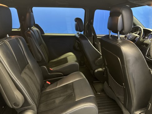 Used 2015 Dodge Grand Caravan SXT image 23
