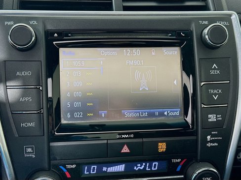Used 2017 Toyota Camry XLE image 14