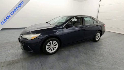 Used 2016 Toyota Camry LE image 4