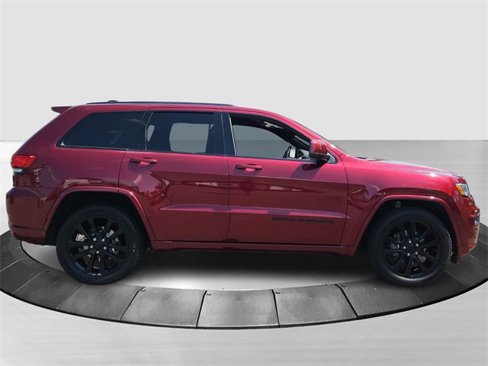 Used 2020 Jeep Grand Cherokee Altitude image 2