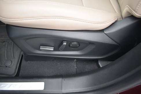Used 2023 Ford Explorer Limited image 17