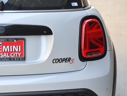 Used 2023 MINI Cooper S w/ Premium Package image 5
