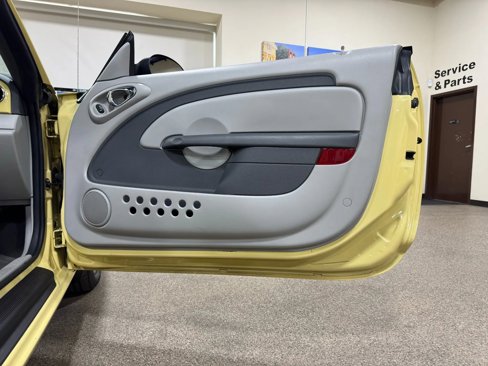 Used 2007 Chrysler PT Cruiser Touring image 38