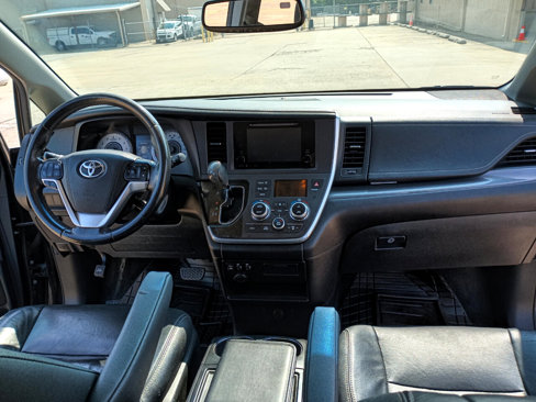 Used 2017 Toyota Sienna SE image 15