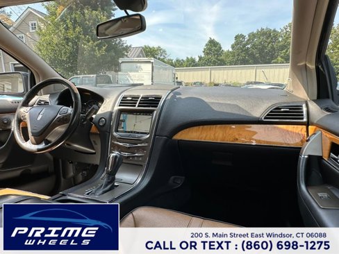 Used 2011 Lincoln MKX AWD w/ 102A Rapid Spec Order Code image 19