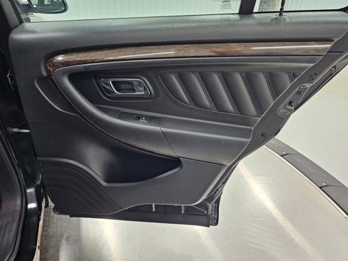 Used 2014 Ford Taurus Limited image 22