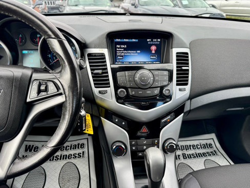 Used 2014 Chevrolet Cruze LT image 17
