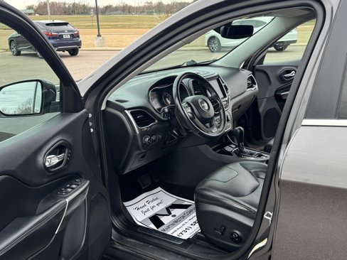 Used 2019 Jeep Cherokee Limited image 20