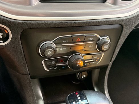Used 2022 Dodge Charger SXT w/ Blacktop Package image 19