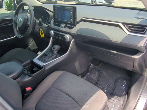 Used 2021 Toyota RAV4 LE image 41