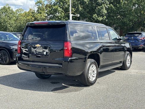 Used 2016 Chevrolet Suburban LT w/ Luxury Package image 4