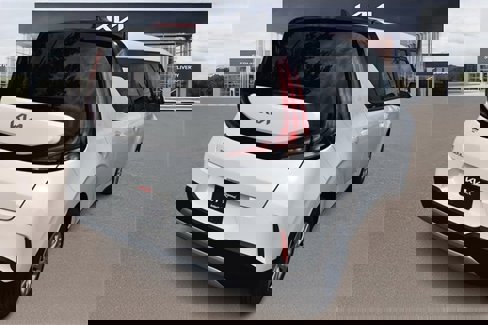 New 2025 Kia Soul LX image 3