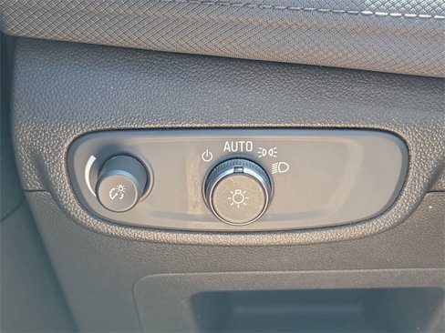 Certified 2025 Chevrolet TrailBlazer LT w/ Convenience Package image 17