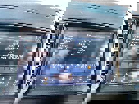 Used 2019 Nissan Frontier SV image 13