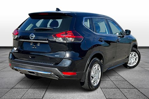Used 2018 Nissan Rogue S image 12