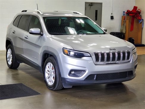 Used 2019 Jeep Cherokee Latitude w/ Popular Appearance Group image 3