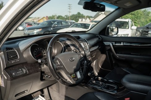 Used 2015 Kia Sorento LX image 6