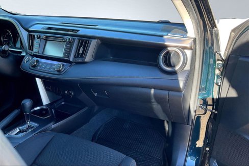 Used 2017 Toyota RAV4 XLE image 17