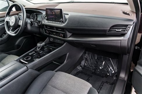 Used 2023 Nissan Rogue SV image 28