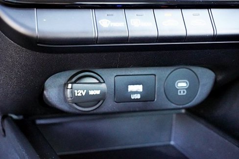 Certified 2024 Hyundai Elantra SEL image 28