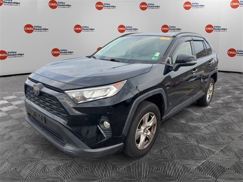 Used 2019 Toyota RAV4 XLE image 1