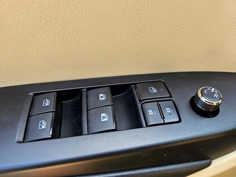 Used 2019 Toyota Highlander XLE image 31