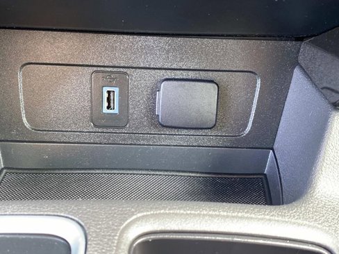 Used 2019 Ford Escape Titanium image 9