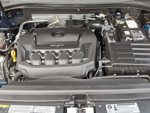 Used 2018 Volkswagen Tiguan SEL Premium image 29