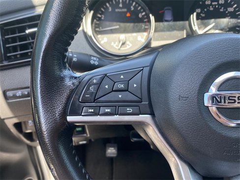 Used 2021 Nissan Rogue Sport SV image 23
