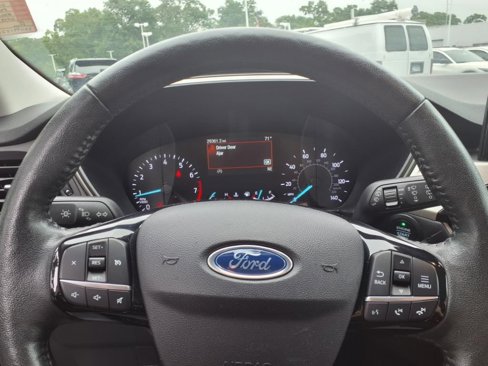 Used 2021 Ford Escape SE w/ SE Sport Appearance Package image 14