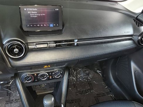 Used 2020 Toyota Yaris LE image 16