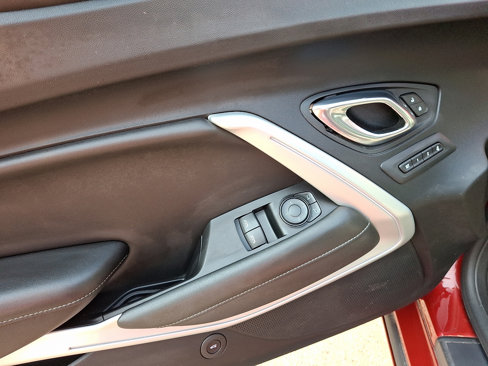 Used 2020 Chevrolet Camaro LT w/ RS Package image 13
