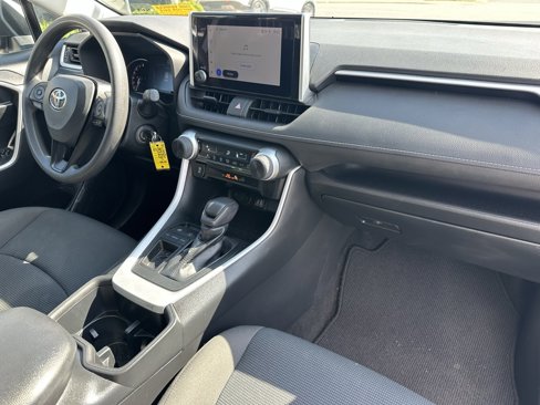 Used 2023 Toyota RAV4 LE image 14
