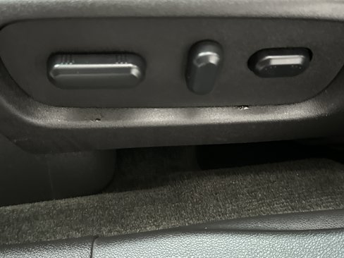 Used 2015 Ford Explorer XLT w/ Equipment Group 202A image 21