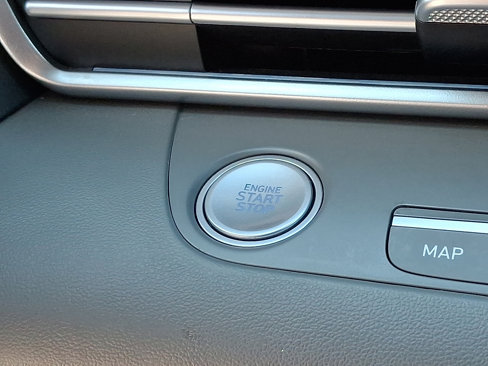Used 2024 Hyundai Elantra SEL image 26