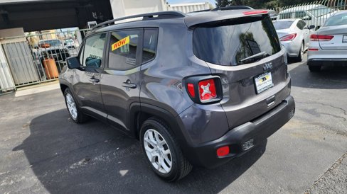 Used 2018 Jeep Renegade Latitude image 7