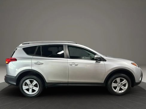 Used 2014 Toyota RAV4 XLE image 6