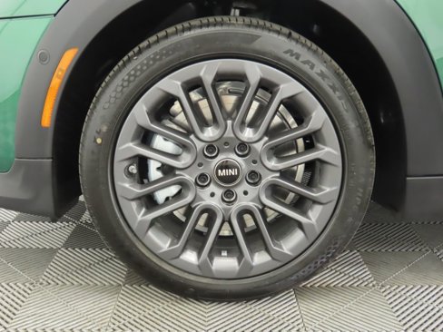 Used 2025 MINI Cooper 4-Door Hardtop image 32