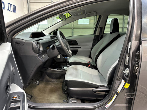 Used 2014 Toyota Prius C One image 10