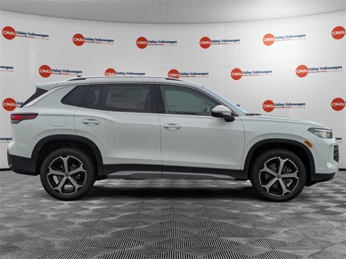 New 2025 Volkswagen Tiguan SE image 4