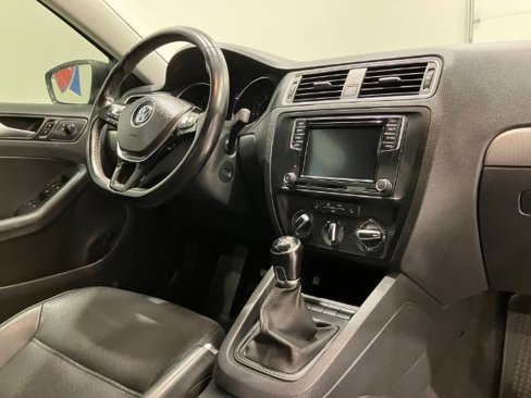 Used 2017 Volkswagen Jetta SE image 53