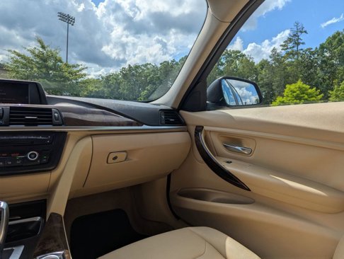 Used 2015 BMW 320i Sedan image 20