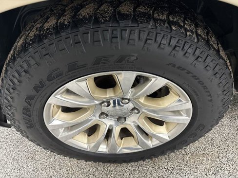 Used 2014 RAM 1500 Laramie Longhorn image 22