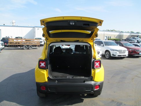 Used 2019 Jeep Renegade Latitude image 6