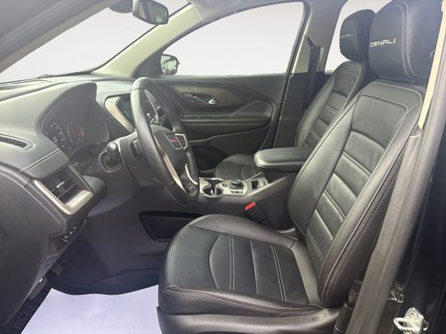 Used 2023 GMC Terrain Denali w/ Denali Premium Package image 13